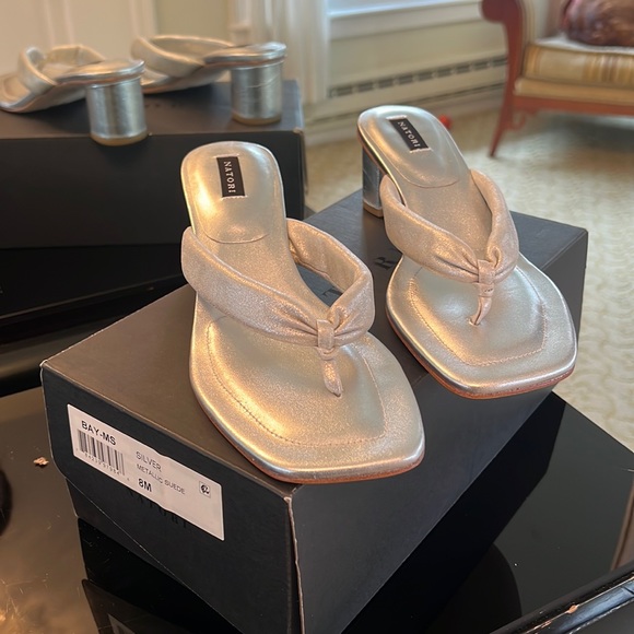 Natori Suede Bay Sandal in Metalic - Picture 2 of 4